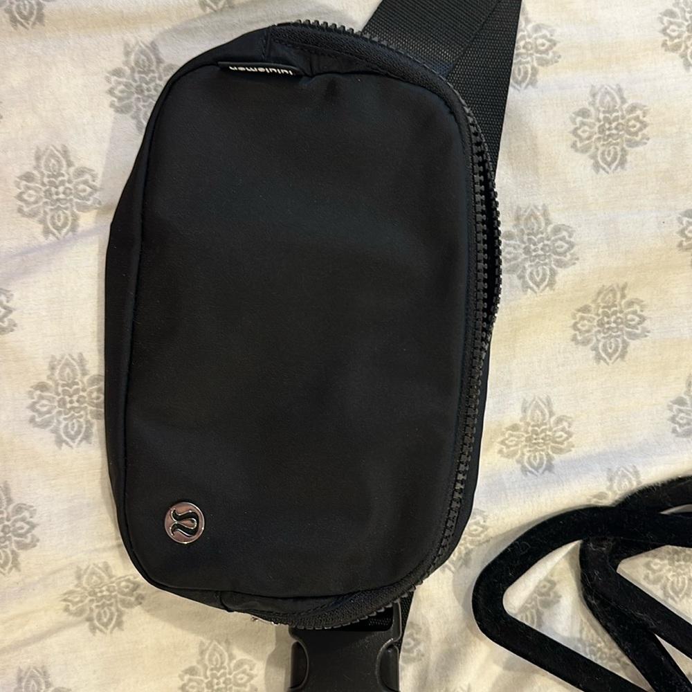 COPY - women’s lululemon fanny pack